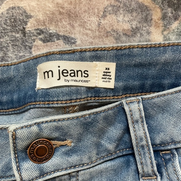Maurices Women's light blue Skinny Jeans - Picture 2 of 7
